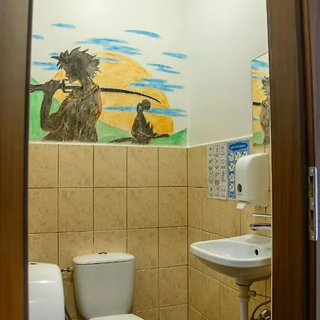 克莱佩达旅馆 *